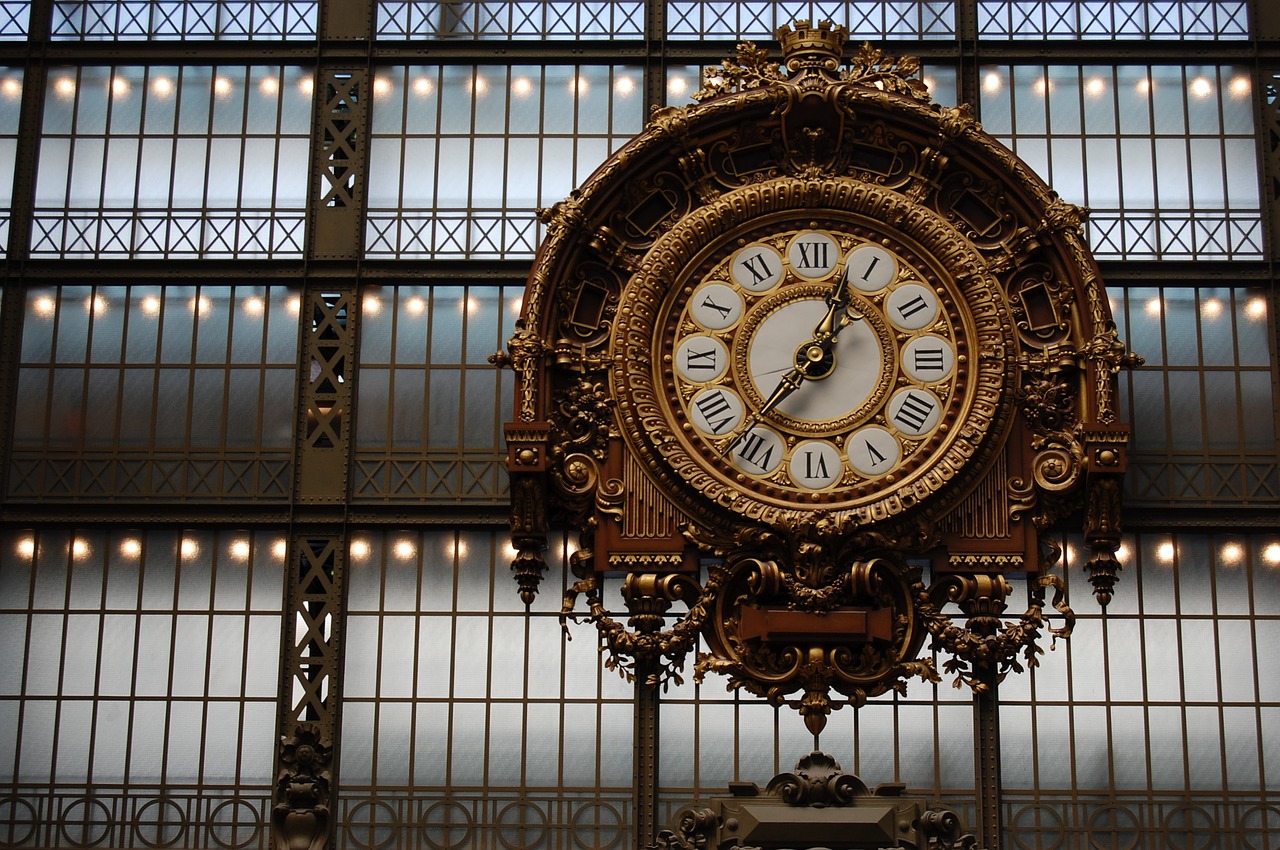 station london clock free photo