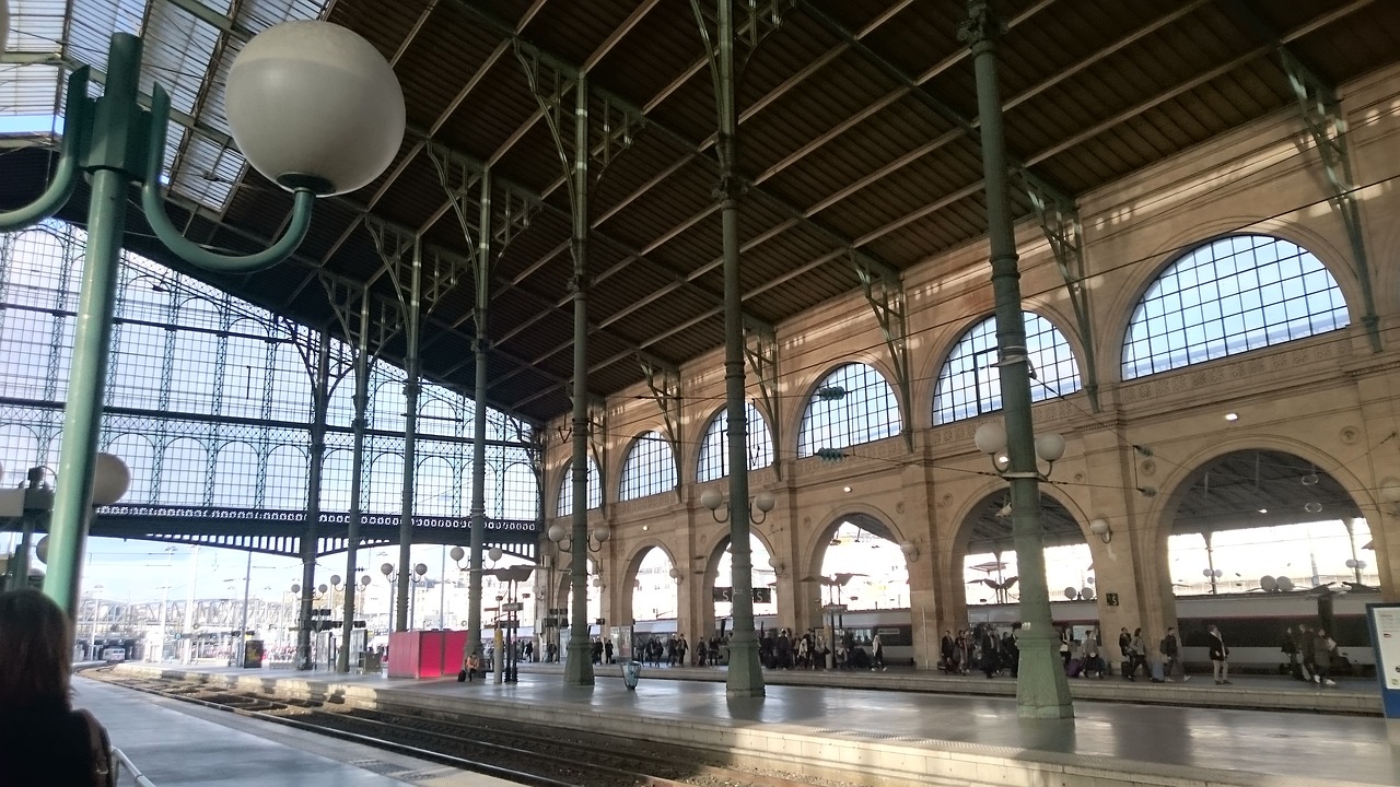 station train canopy free photo