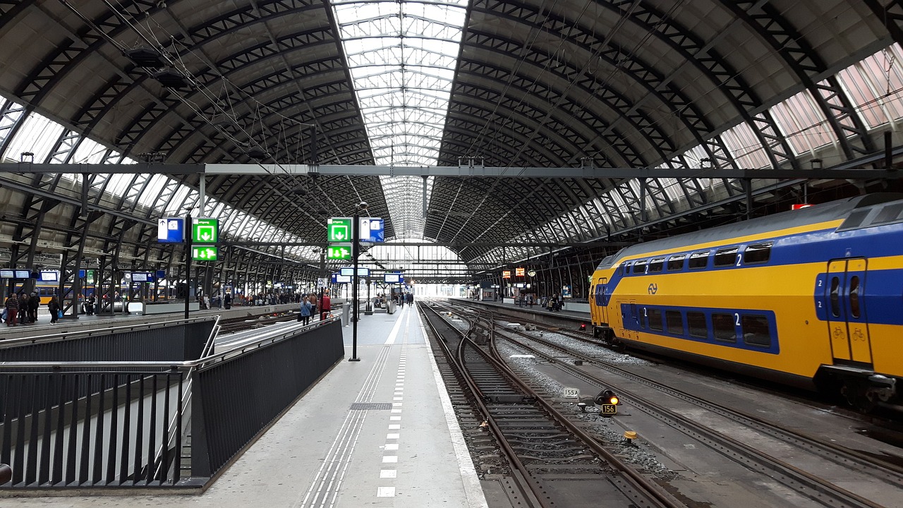 station amsterdam train free photo