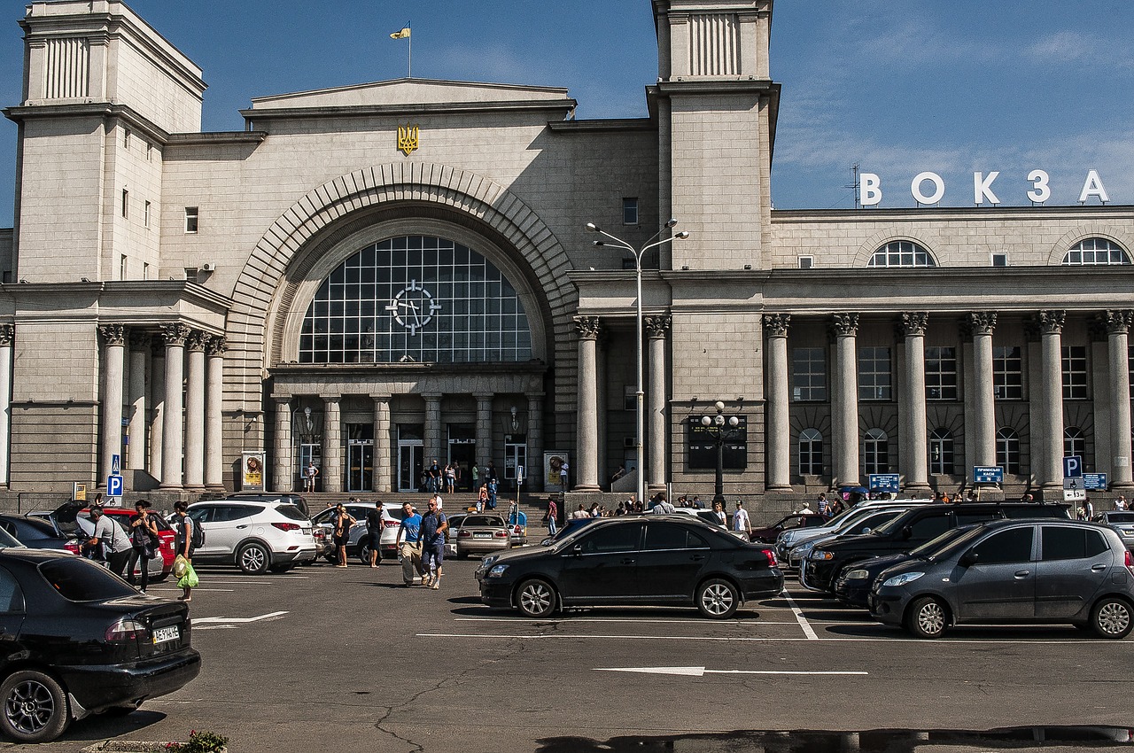 station dnieper people free photo