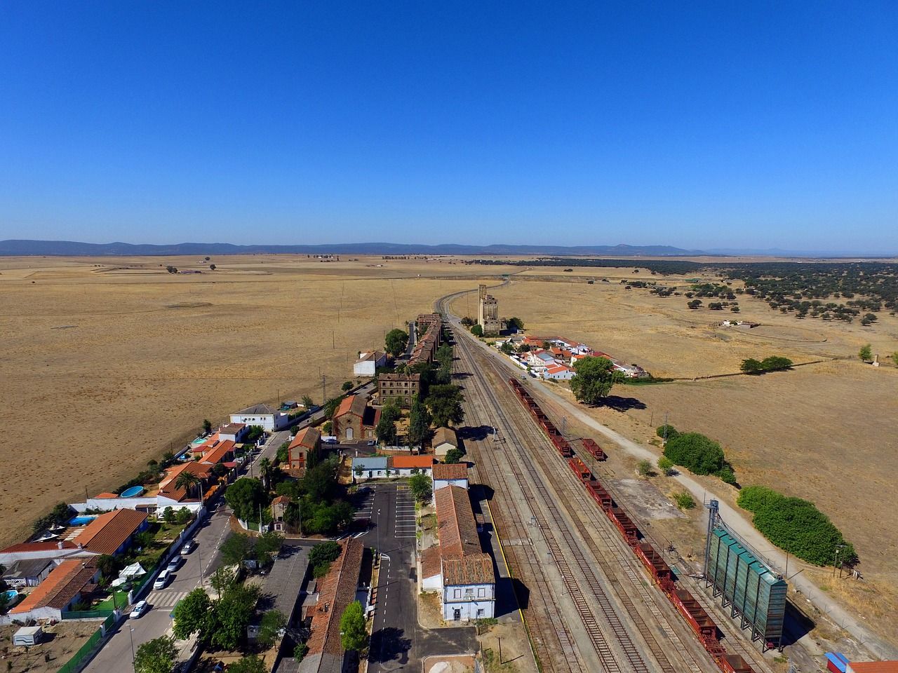 station train railway free photo