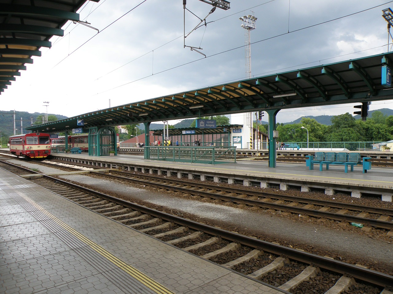 station track platform free photo