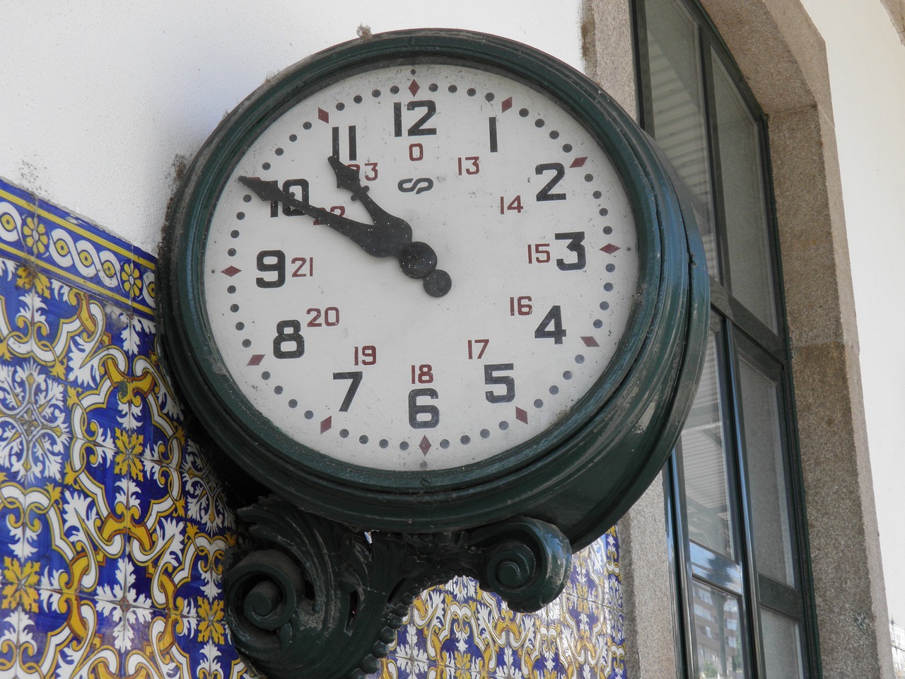 station clock railway douro free photo