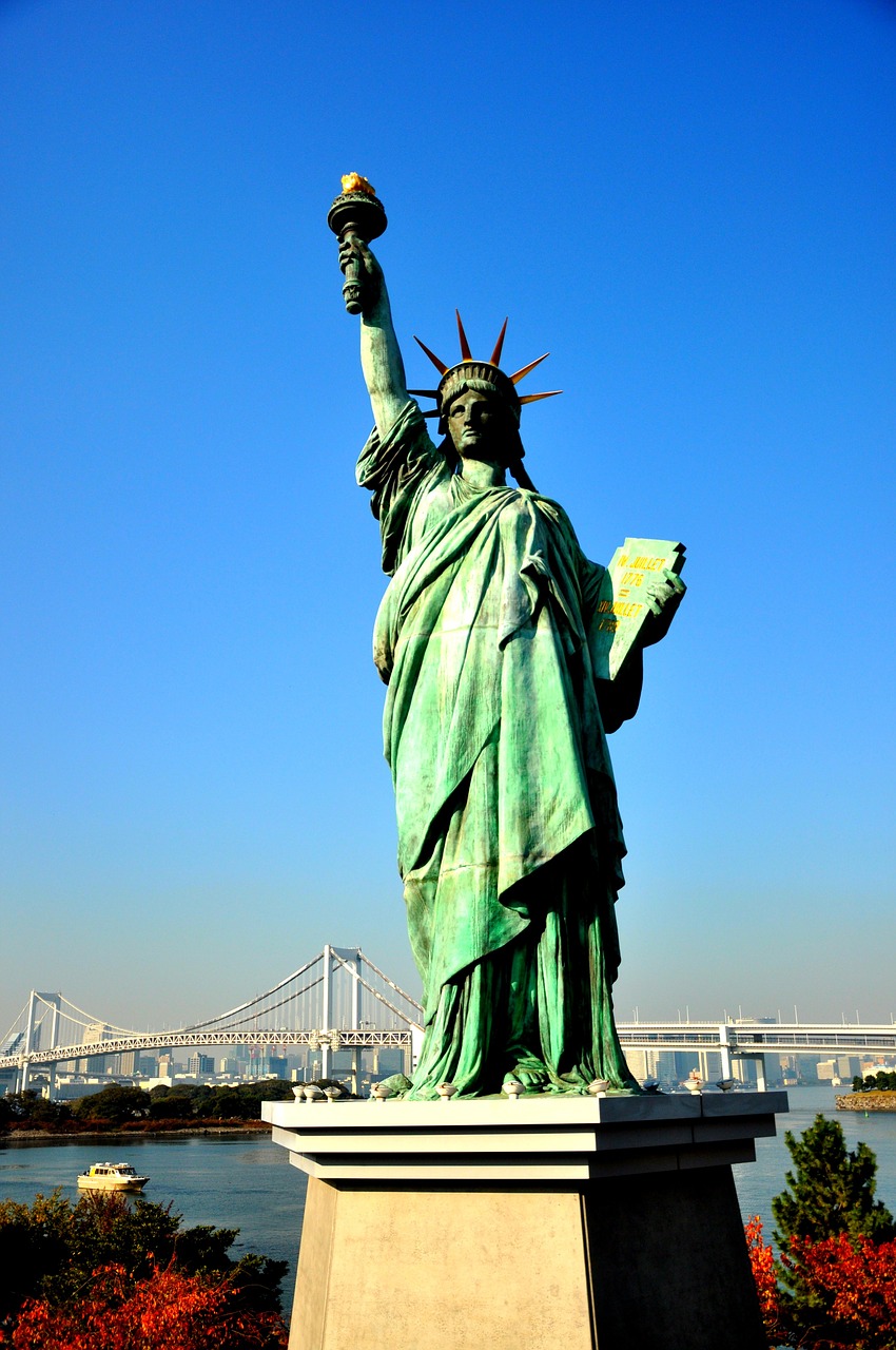 statue liberty japan free photo