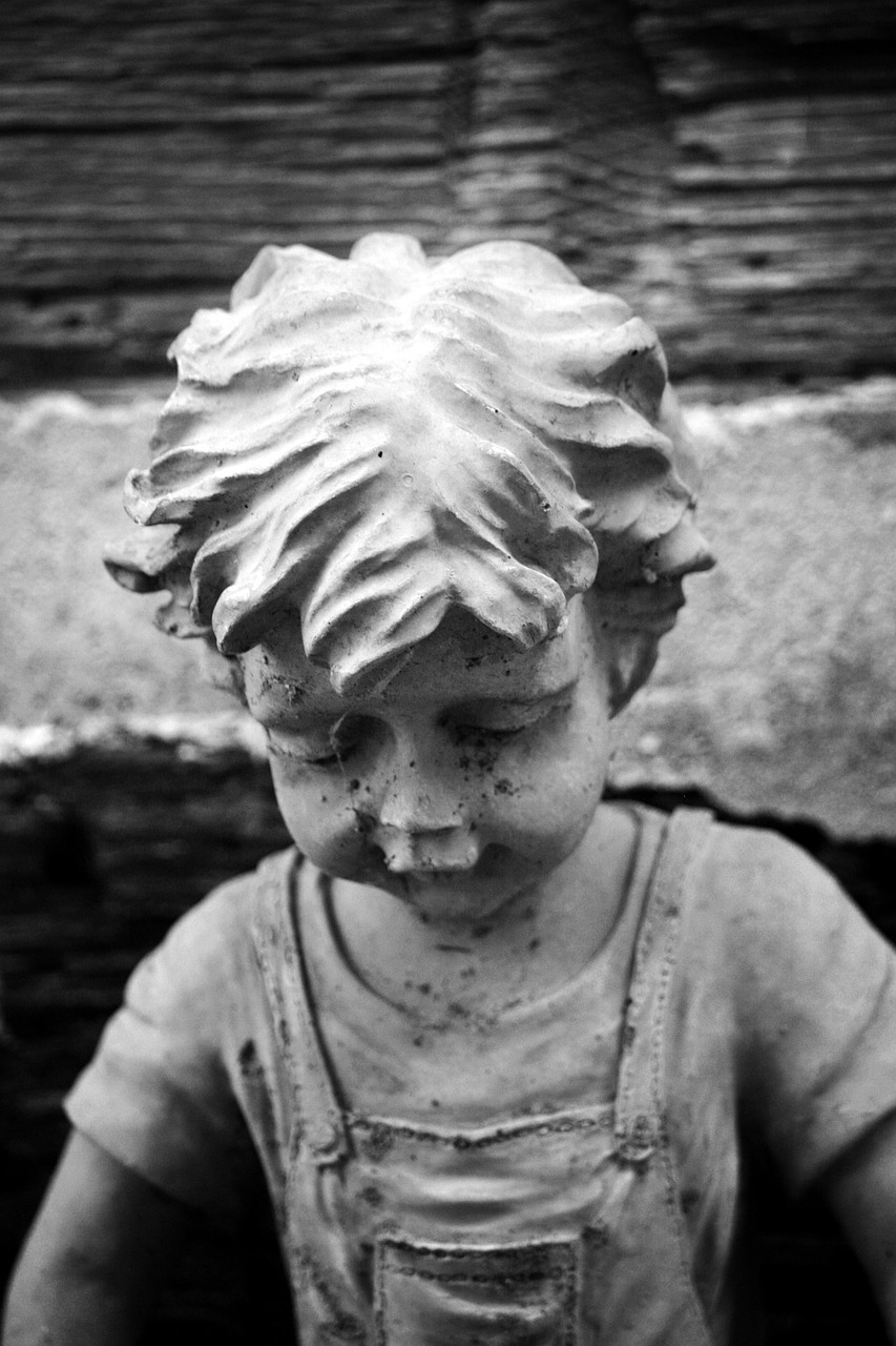 statue child spooky free photo