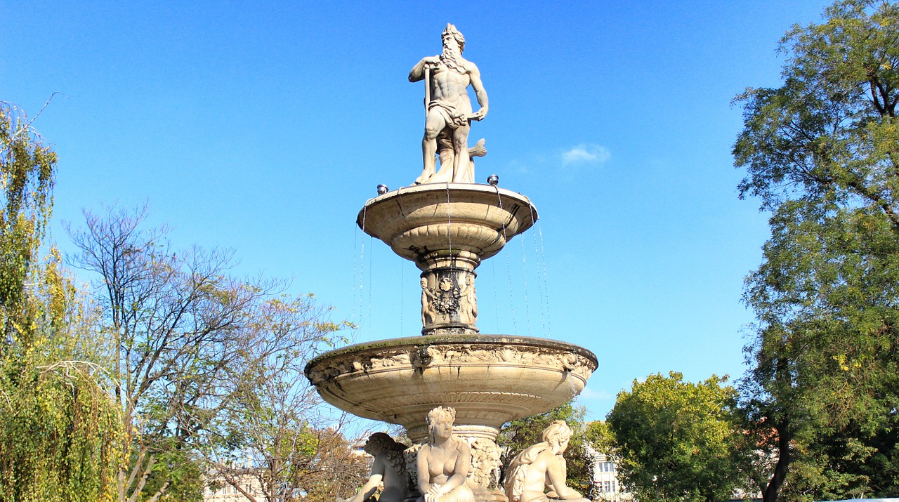 statue well fountain free photo