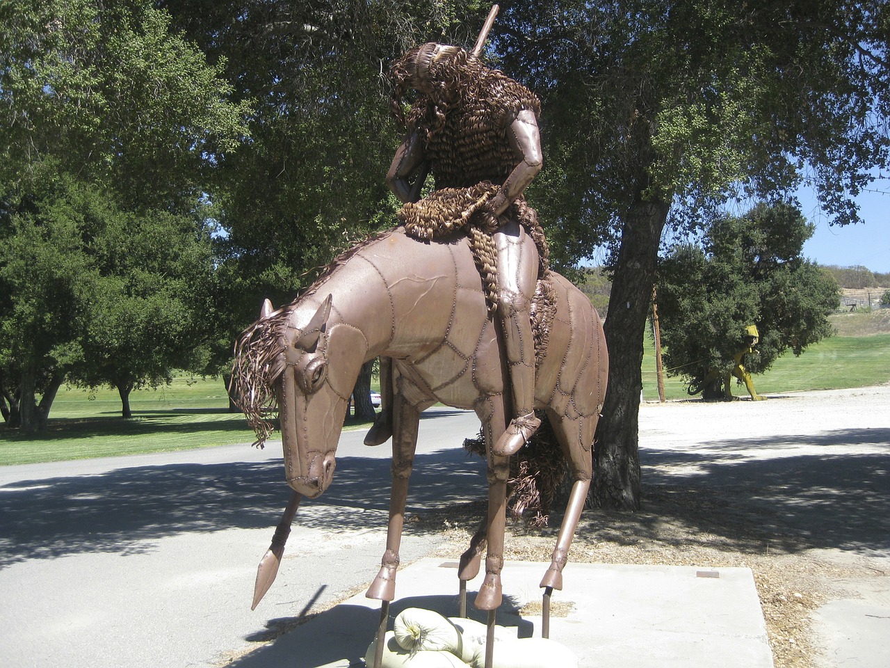 statue horse hero free photo