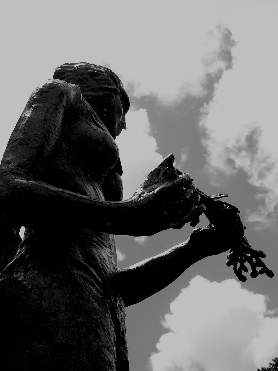 statue woman sky free photo