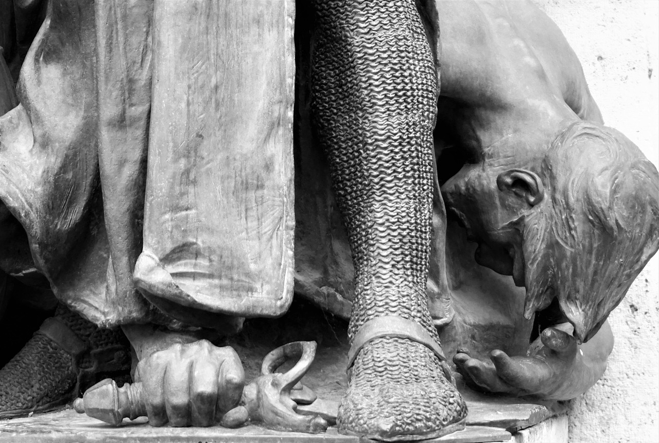 statue budapest black and white free photo