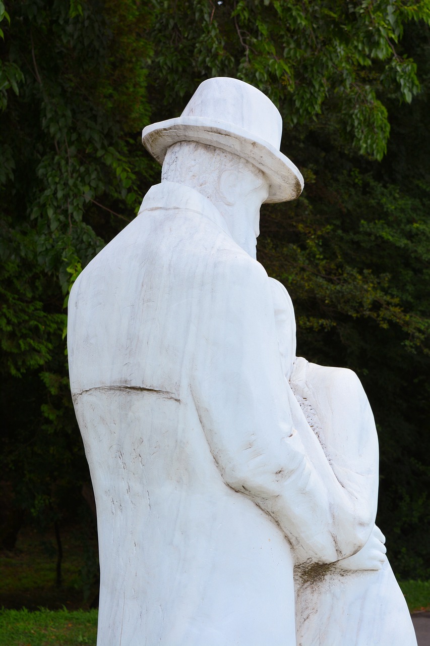 statue brancusi hats free photo