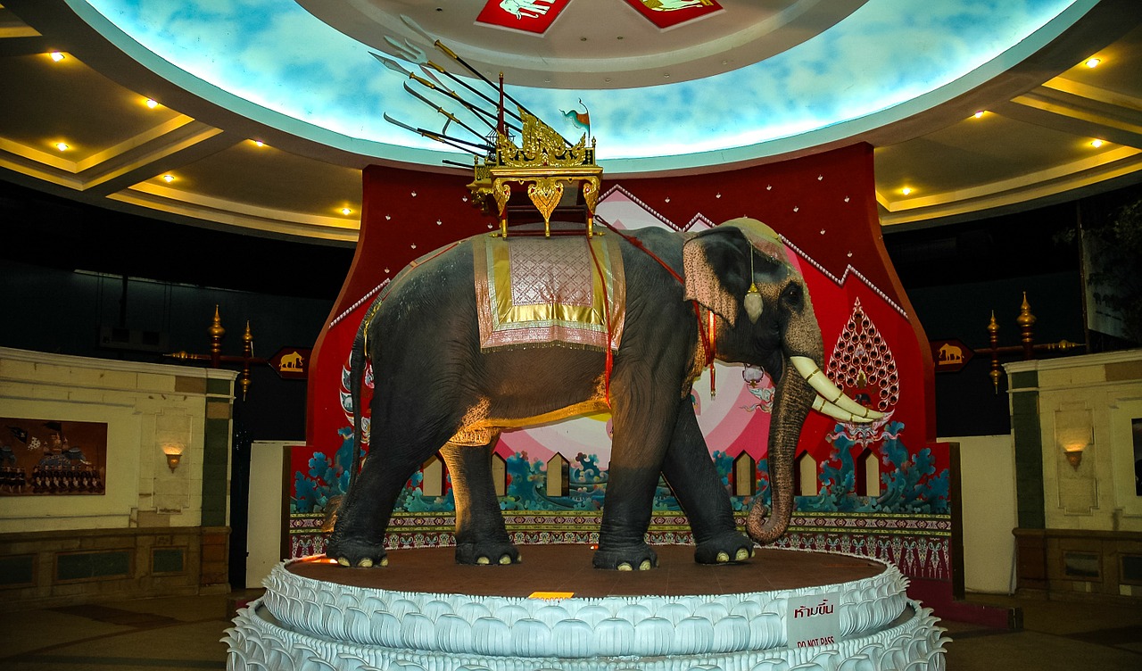 statue elephant elephant museum free photo