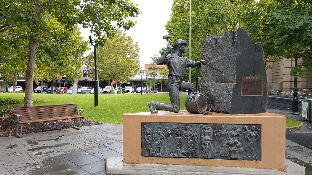 statue gold digger bendigo free photo