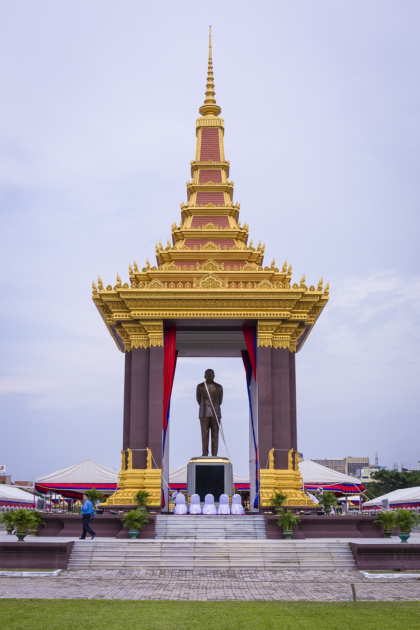 statue of king father norodom sihanouk free photo