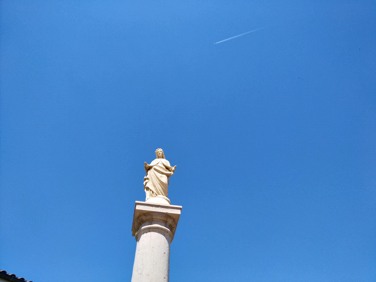 statue monument stone free photo