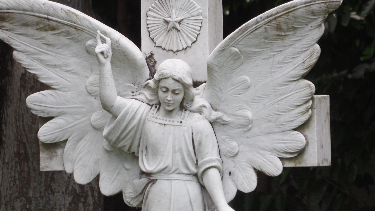 statue white angel wings free photo