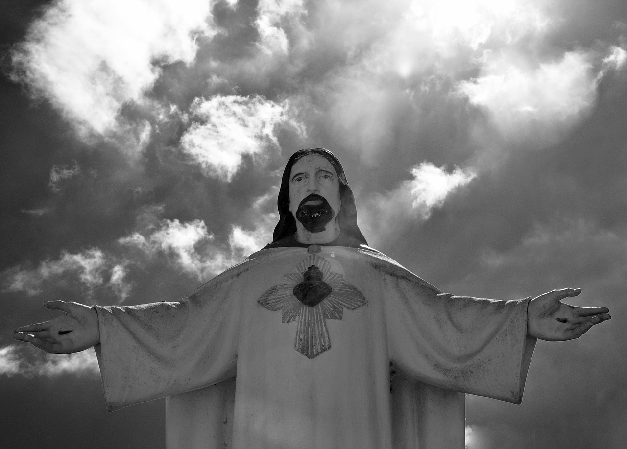 statue jesus christ open arms free photo