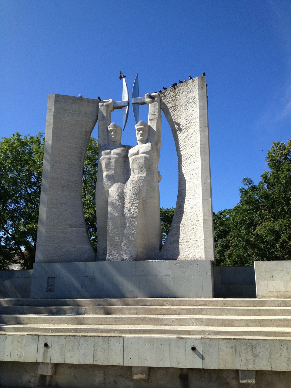 statue monument summer free photo