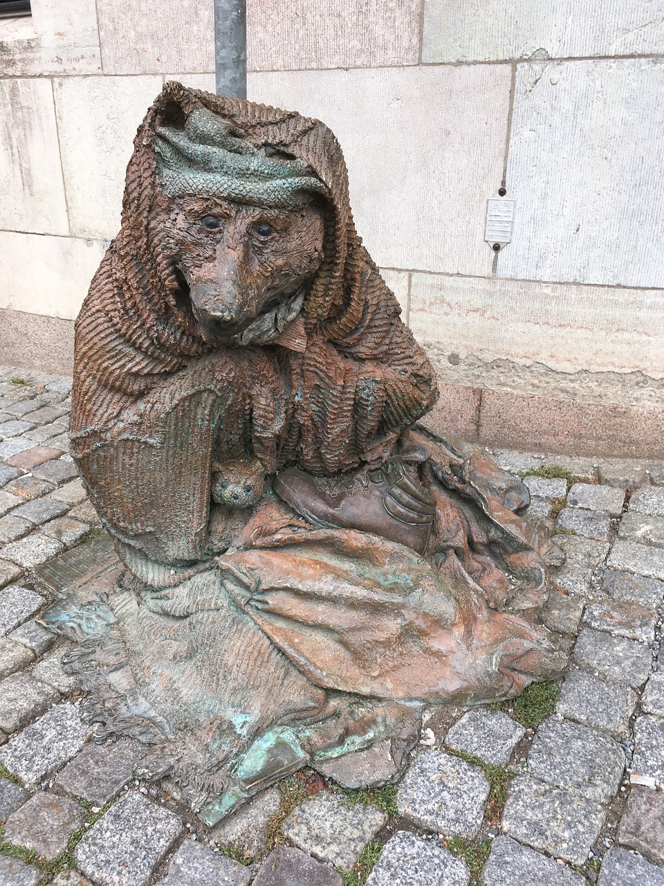 statue beggar stockholm free photo