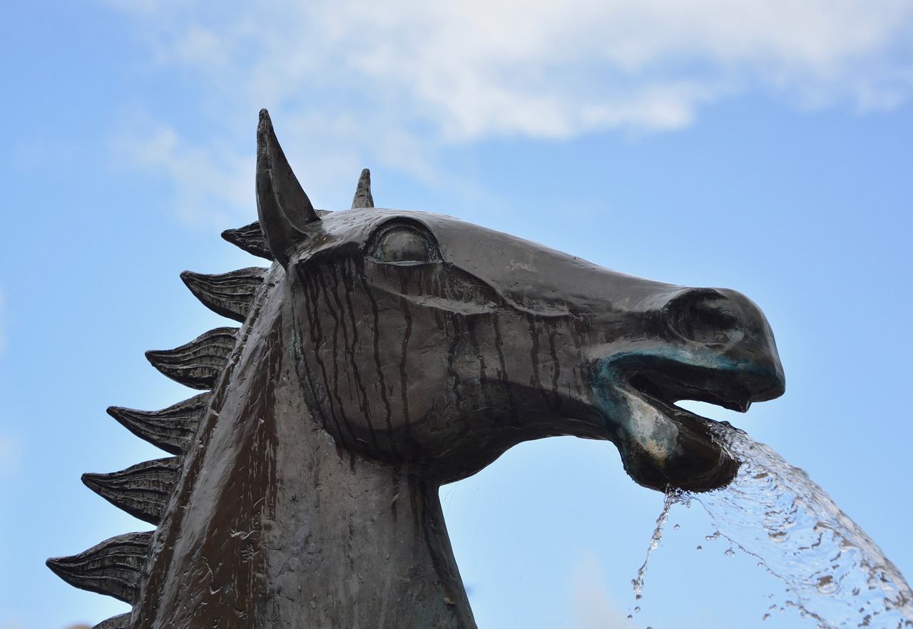 statue statue horse metal horse free photo