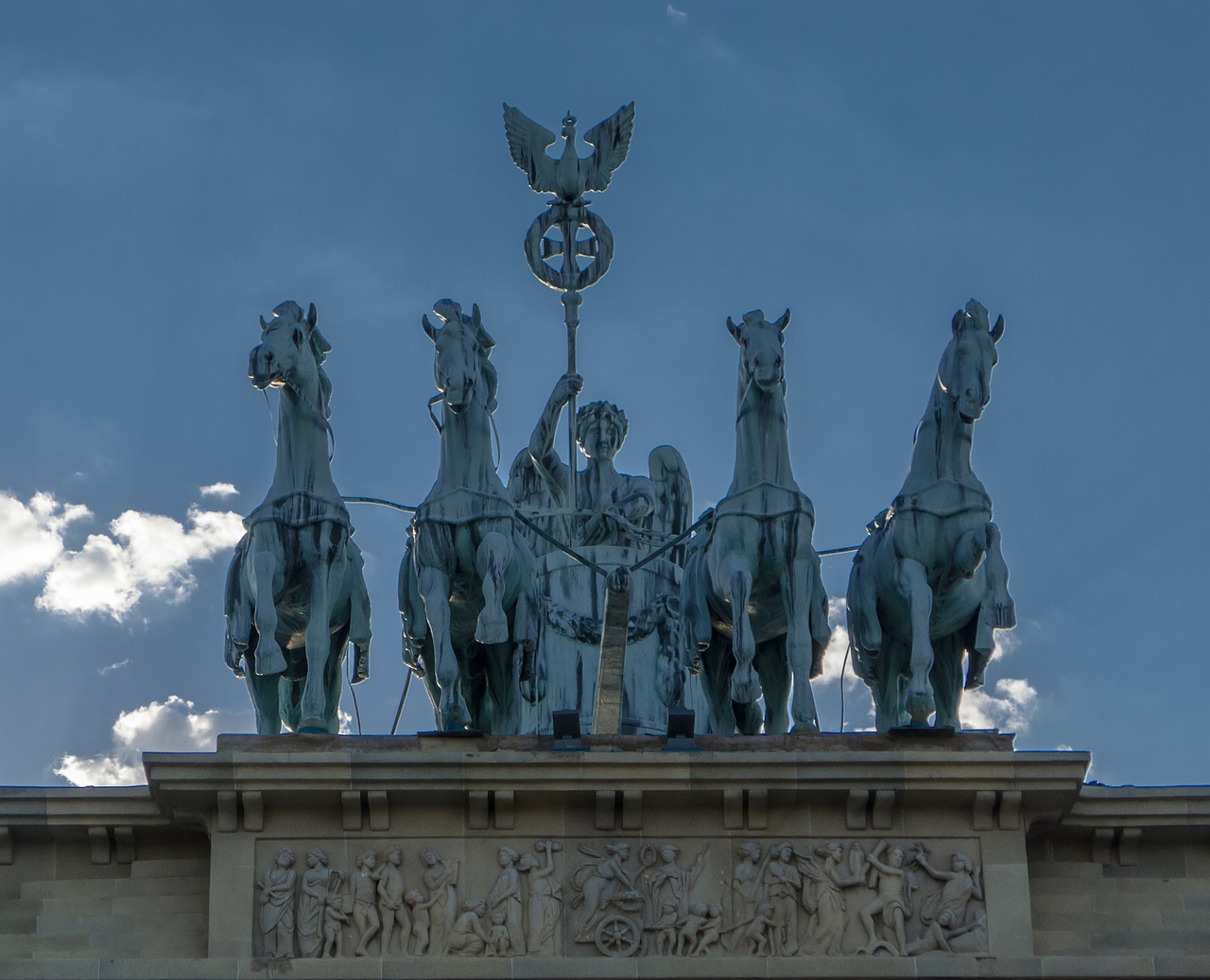 statue door brandenburg free photo