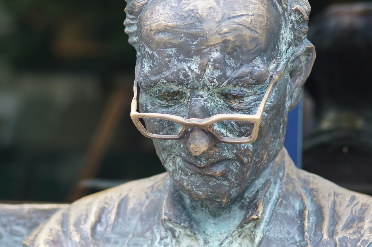 statue  man  eye glasses free photo