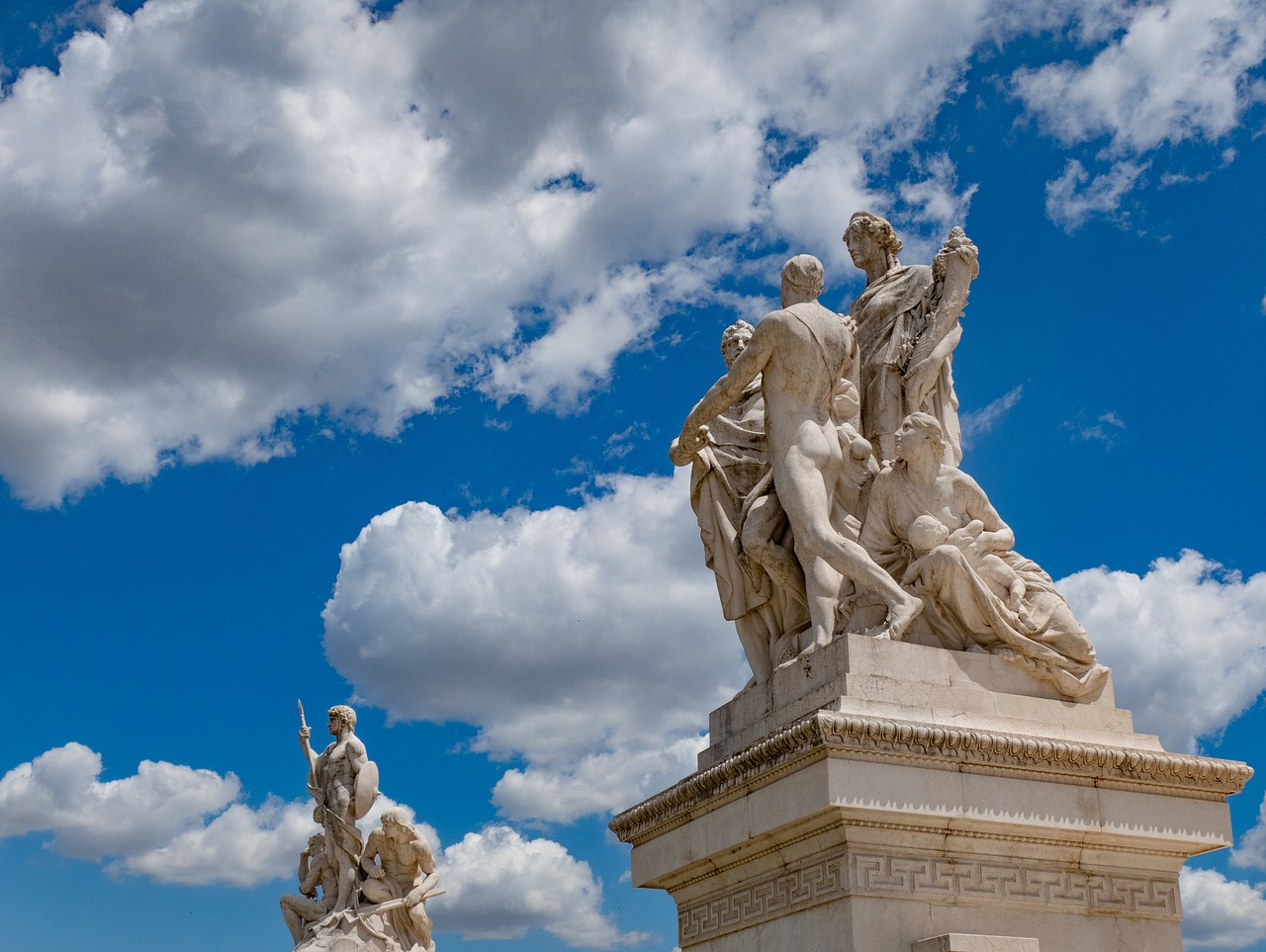 statue  rome  italy free photo