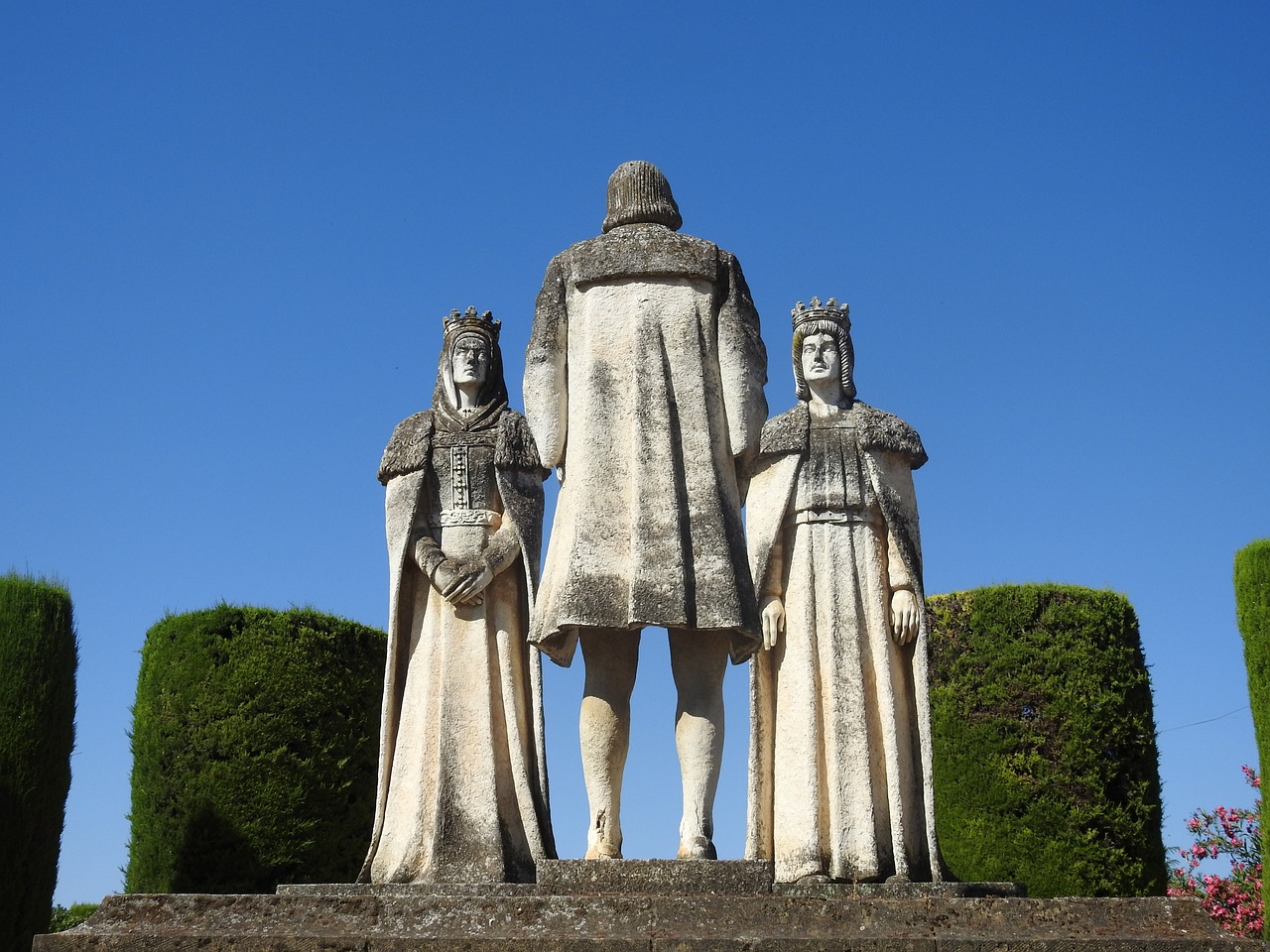 statue  romance  wedding free photo