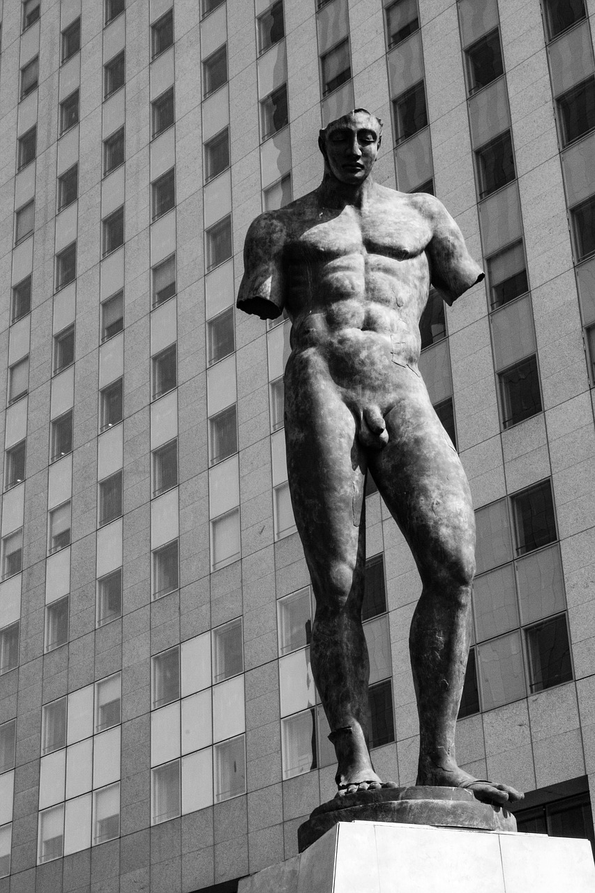 statue  man  black and white free photo