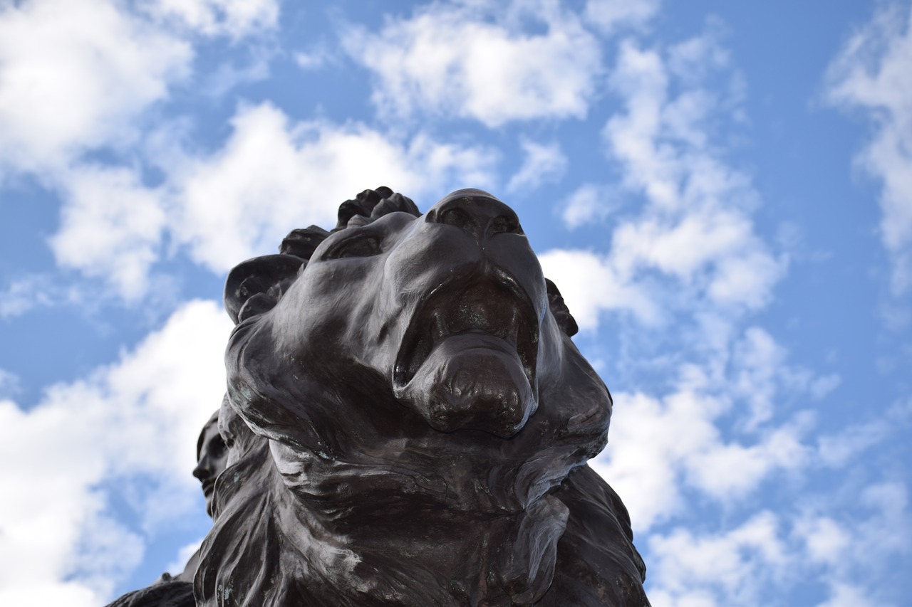 statue  lion  bronze free photo