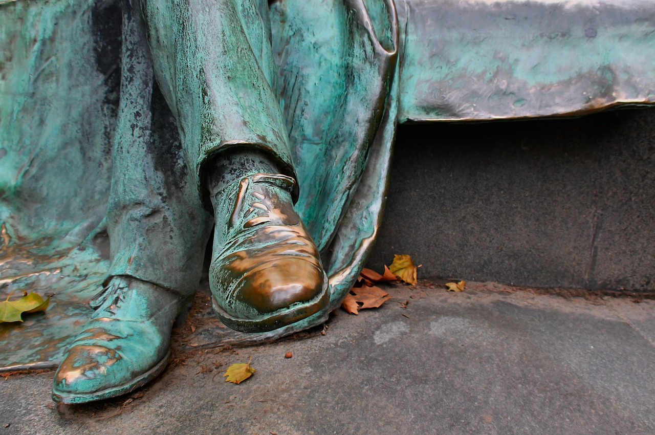 statue  bronze  shoe free photo