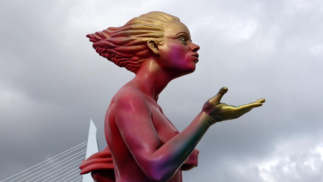 statue  purple  woman free photo