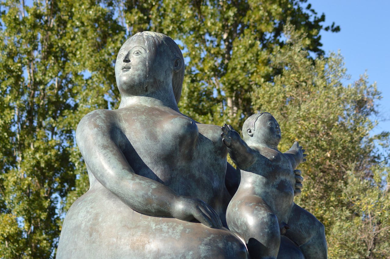 statue  mother  child free photo
