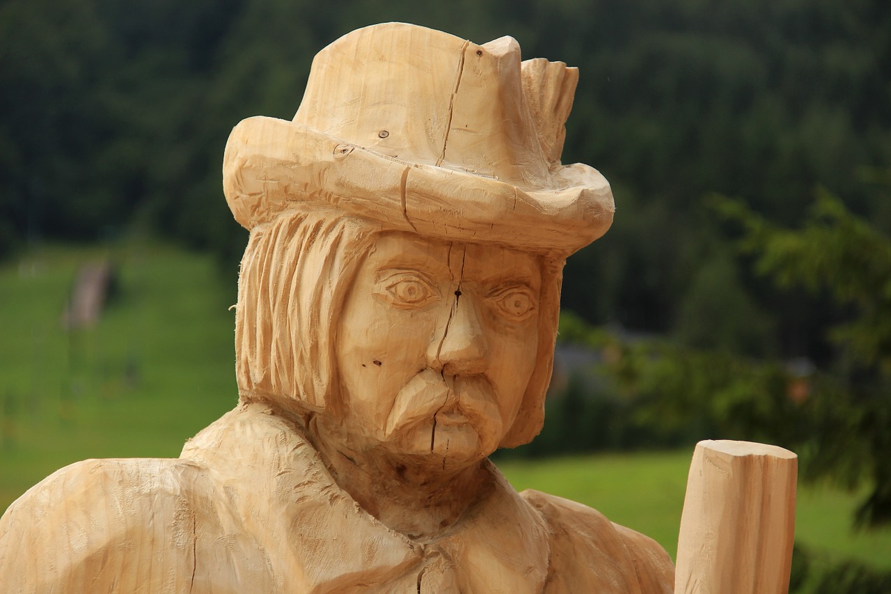statue wood face free photo