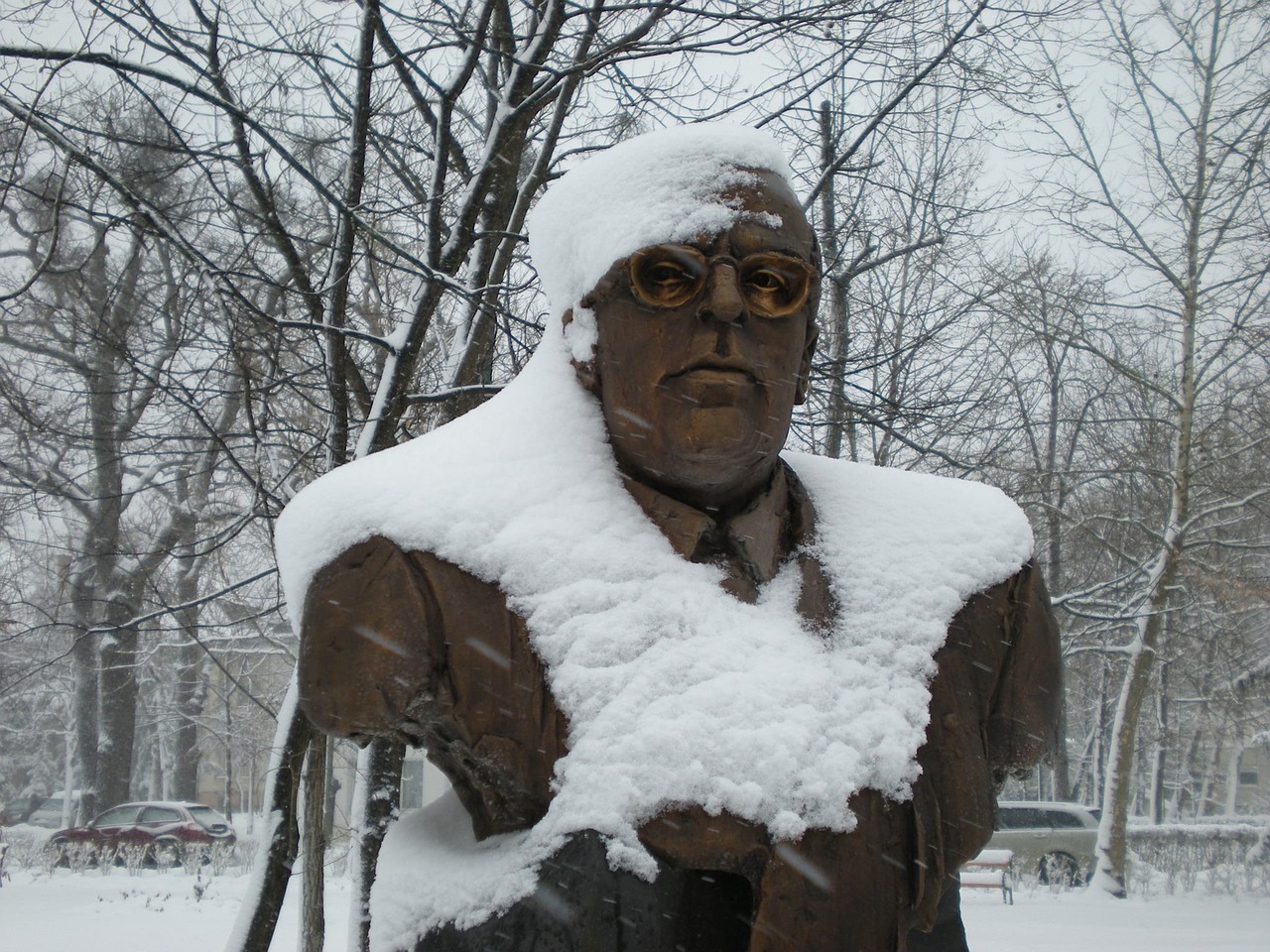 statue debrecen hungary klinikatelep free photo