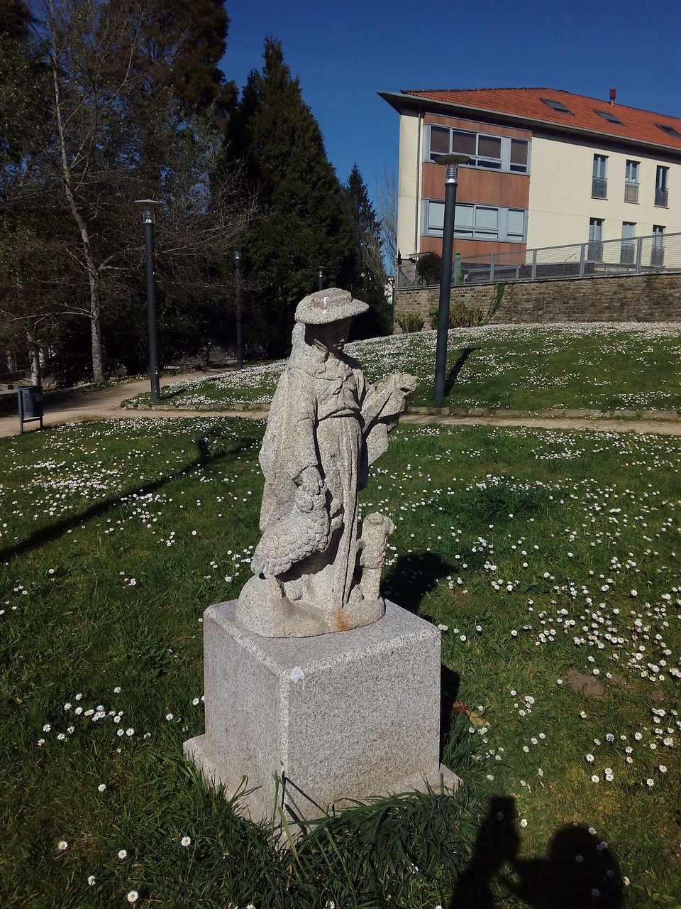 statue lawn santiago of compostela free photo