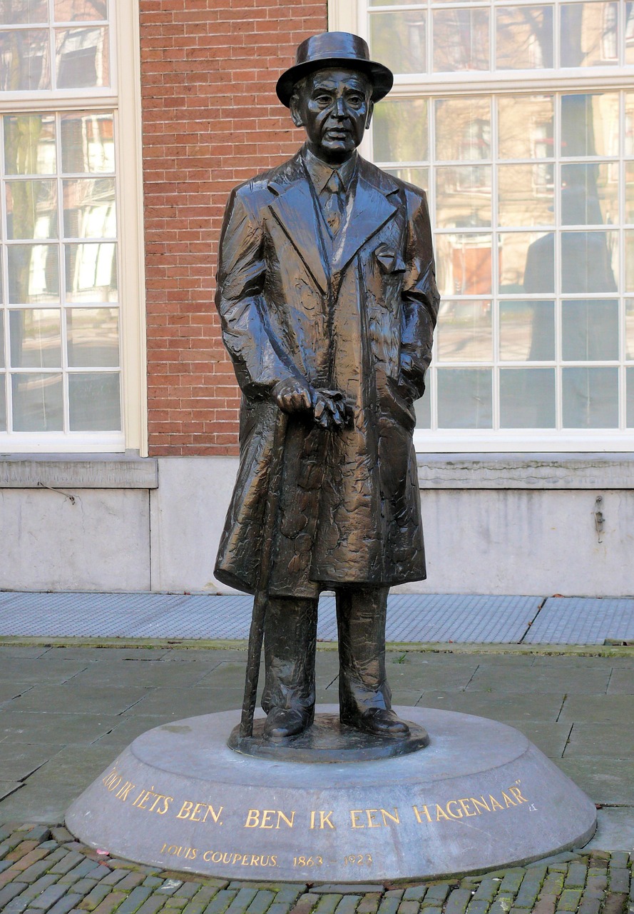 statue louis couperus the hague free photo