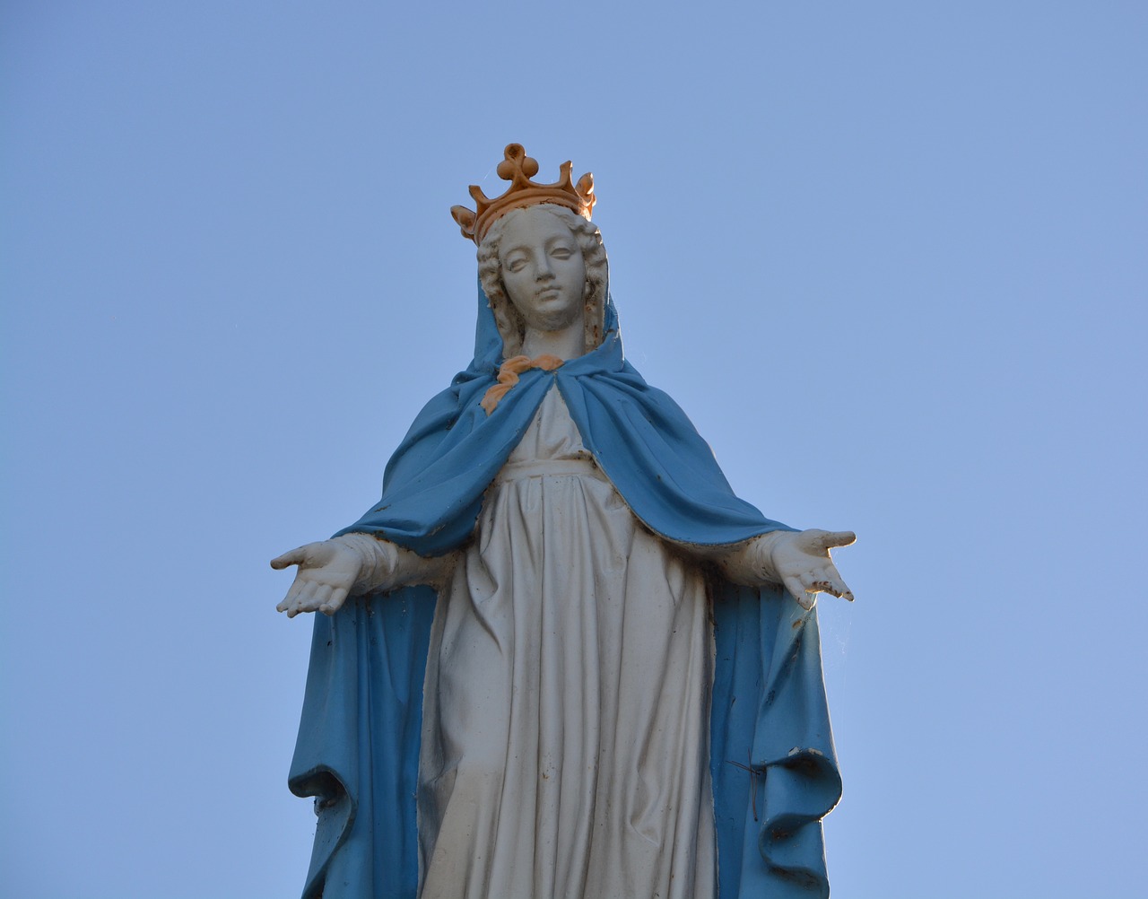 statue holy virgin mary cherrueix brittany ille et vilaine free photo