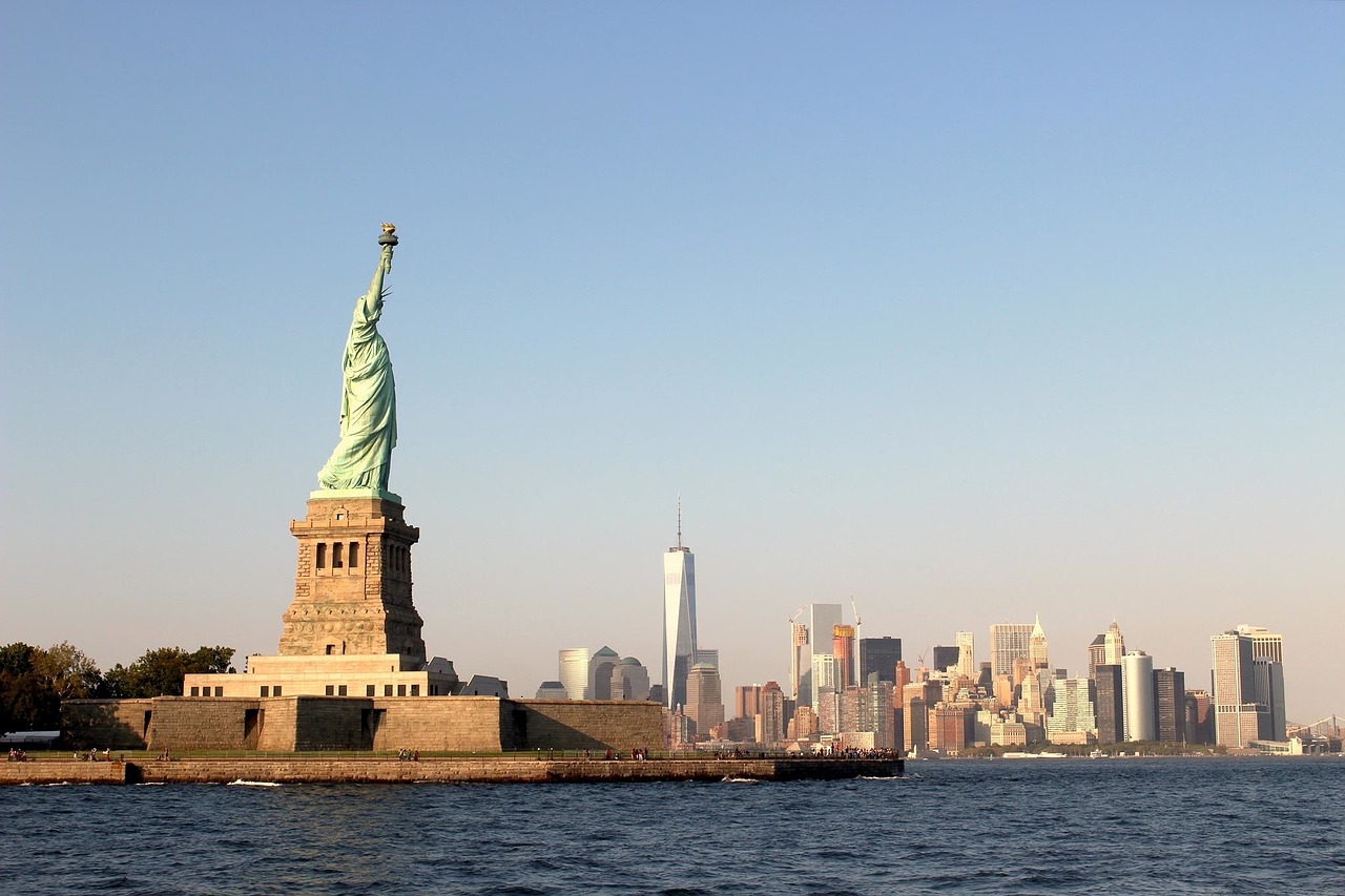 statue of liberty new york manhattan free photo