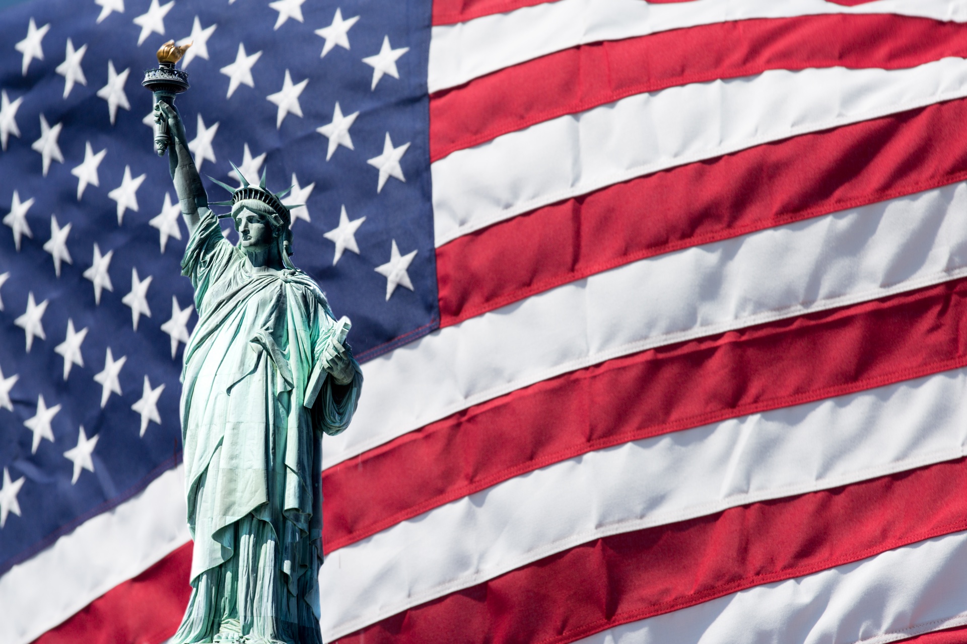 Соединенные штаты кореи. Соединённые штаты Америки флаг. Соединенные штаты Америки флаг статуя свободы. Флаг США 19 века. Флаг Америки со статуей свободы.