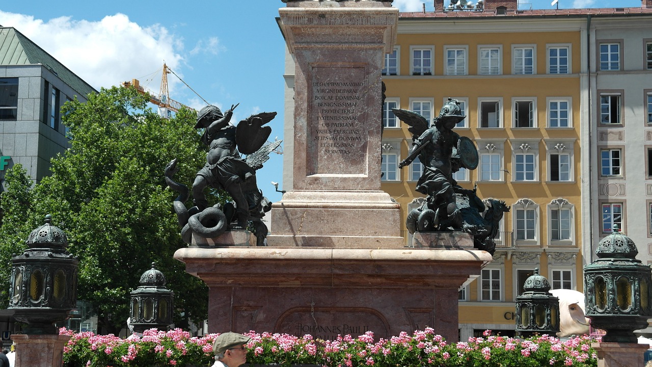 statue of mary marienplatz munich free photo
