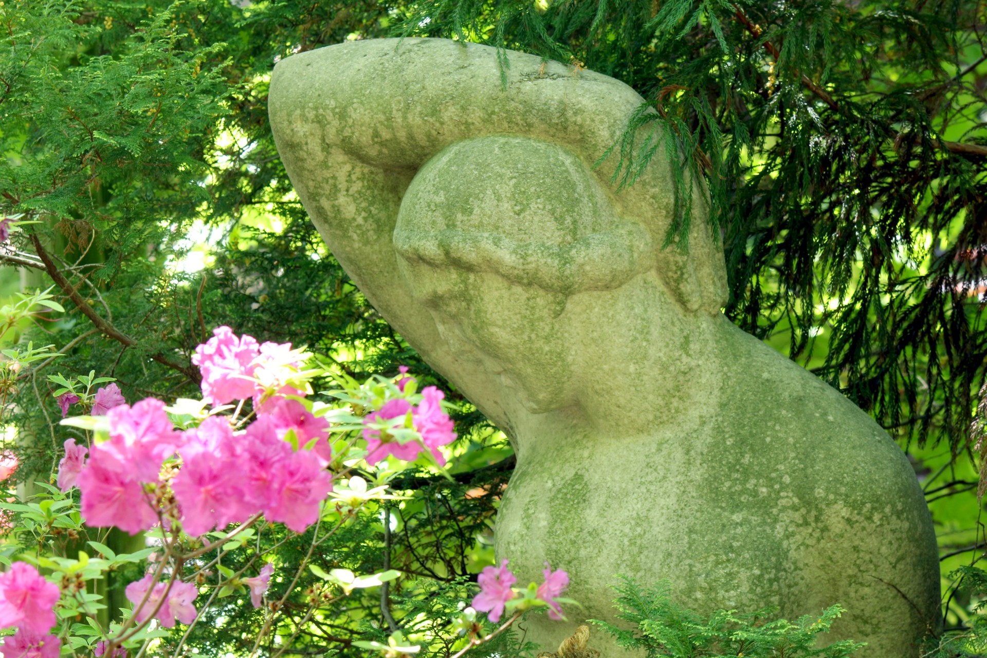 statue lady garden free photo