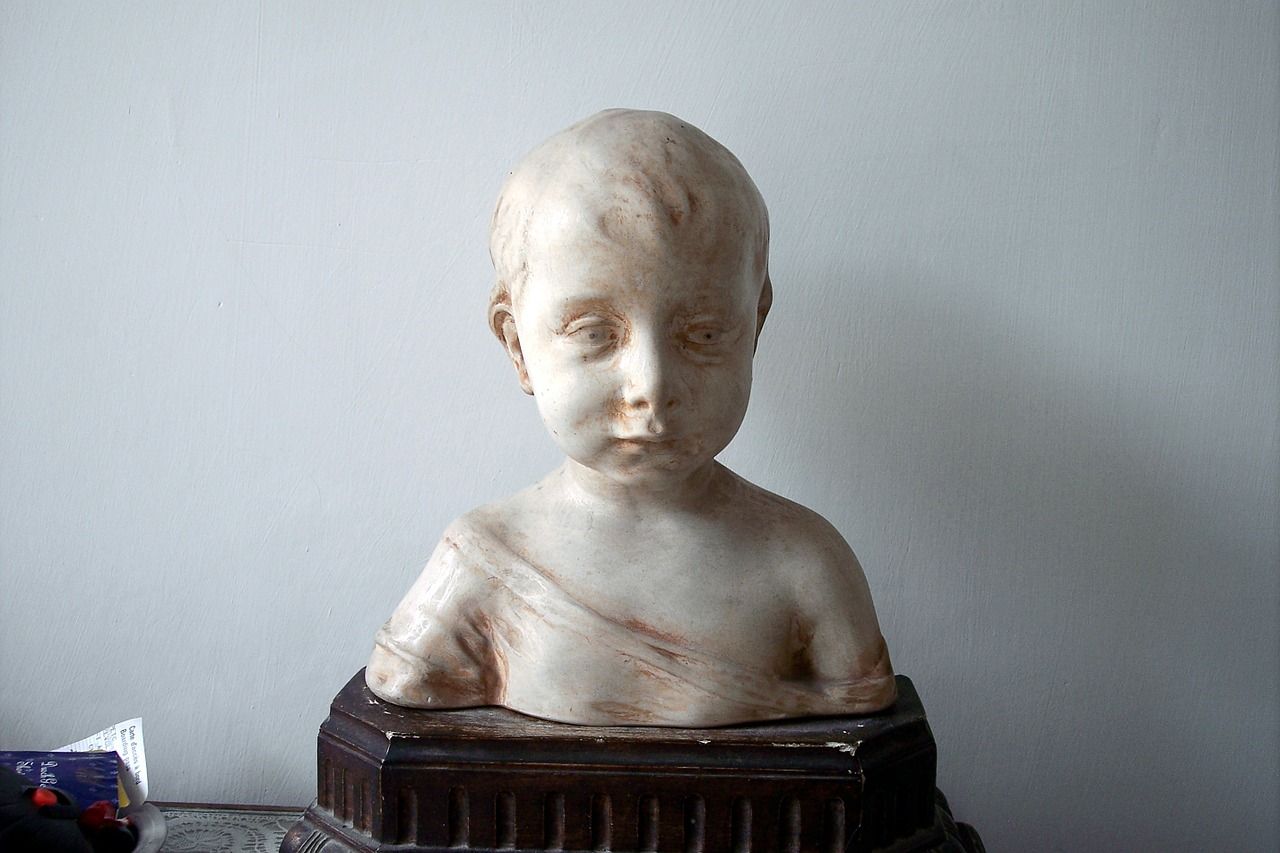 statuette child terracotta free photo