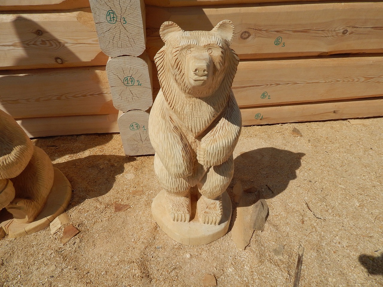 statuette bear pine free photo
