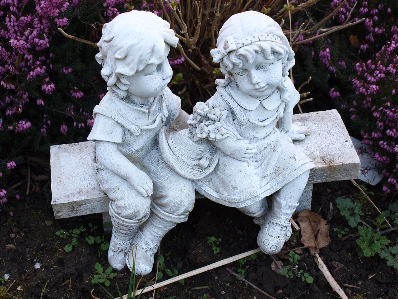 statuette  angels  brother free photo