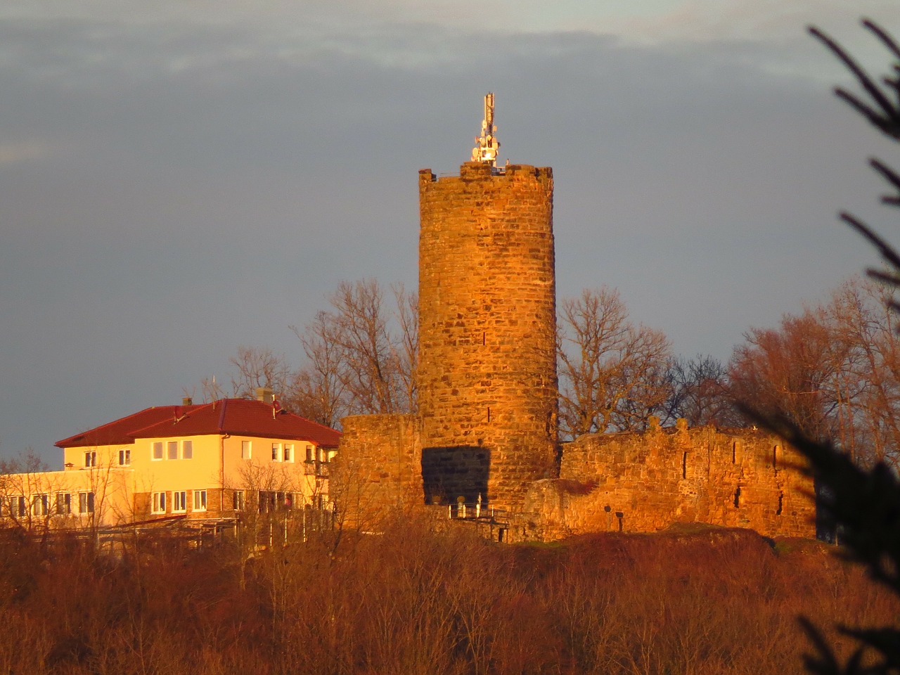staufeneck castle keep free photo