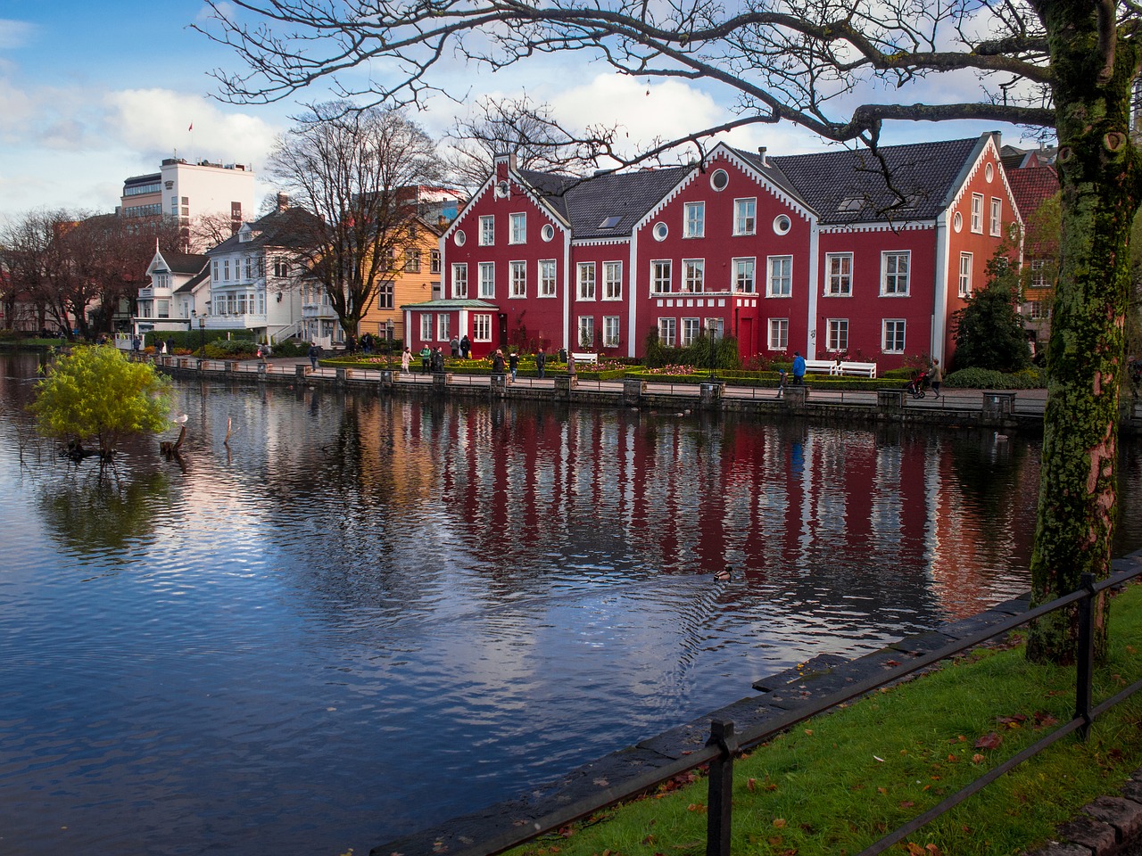 stavanger house water free photo