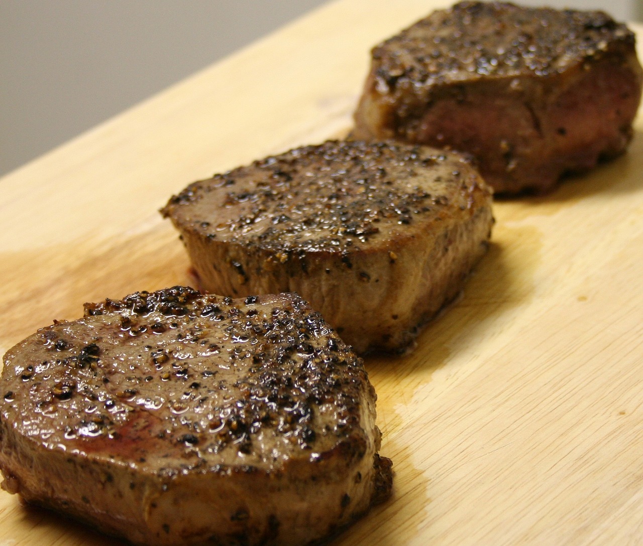 steaks cooked meat free photo