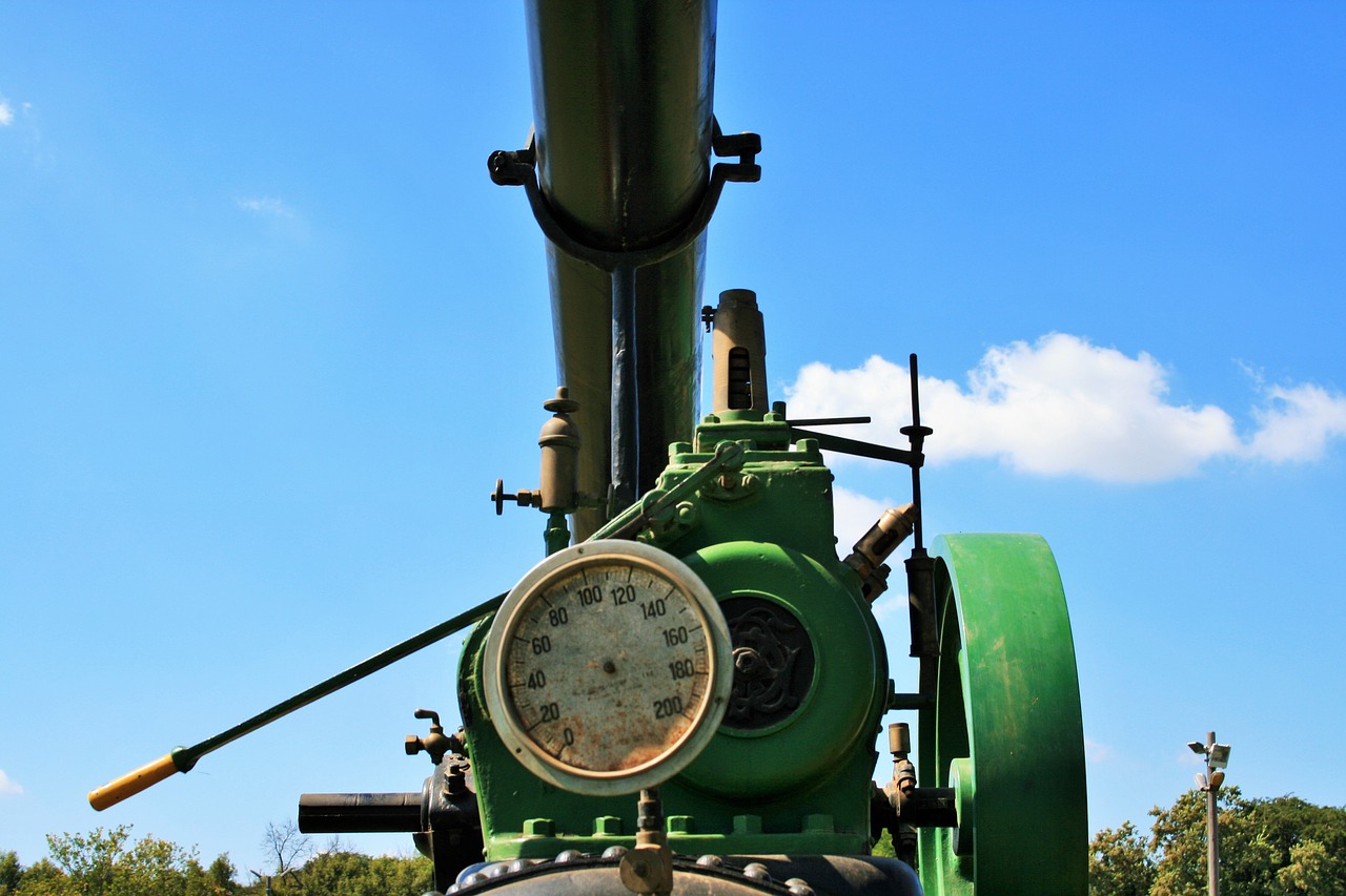 steam engine black green free photo