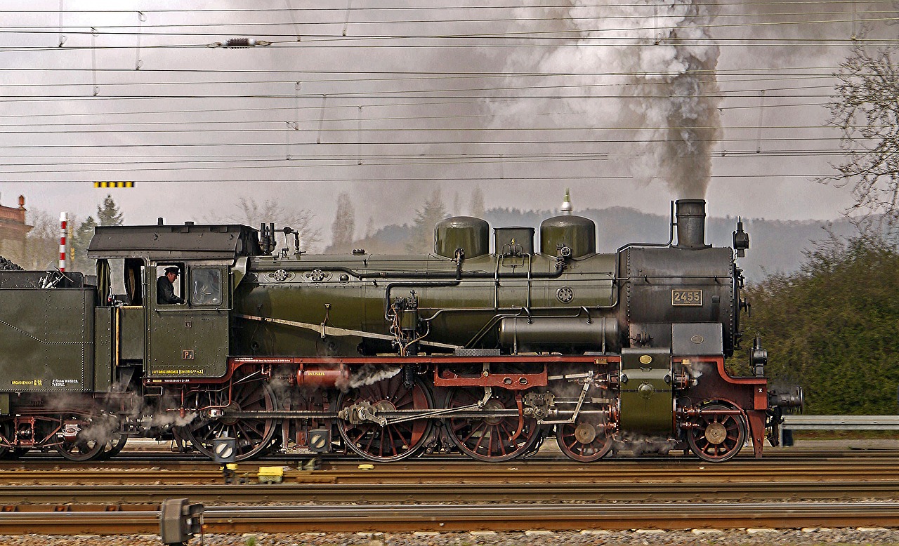 steam locomotive full steam exit free photo