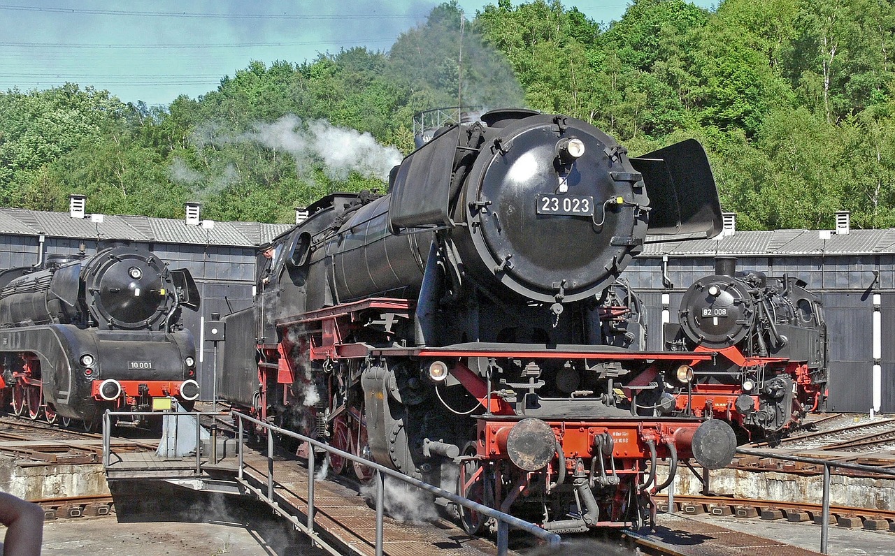 steam locomotive hub locomotive shed free photo